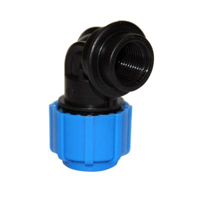 Отвод ПЭ с внутр.труб.резьбой 20*1/2