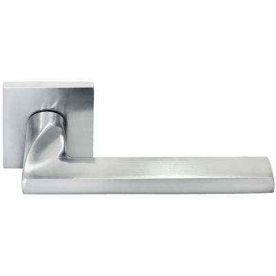 Ручка дверная MH-50-S6 SC NEW на квадратной розетке 6мм Kaffe, цвет мат.хром