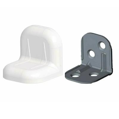 Уголок крепежный белый с пласт.крышкой 2 отверстия