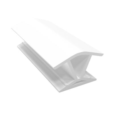 Соединение цоколя угловое 135 белый глянец