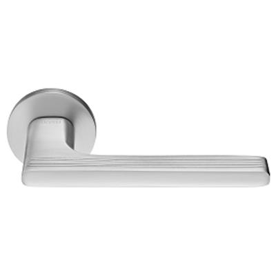 Ручка дверная RAP 26 SLIM-R SC на круглой розетке 6мм, цвет мат.хром