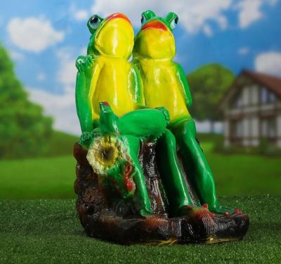 Садовая фигура Лягушки на бревне
